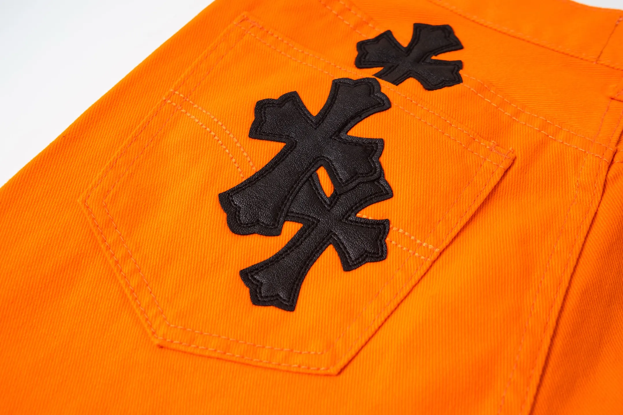 #8204 P230💰 GALLERY DEPT. Vintage spliced orange cross loose washed flared jeans - truly restore the ultimate texture of Vintage - original hardware accessories washed and other elevators, QR code analysis are all purchased from the original factory, high degree of restoration, you are welcome to compare with a certain product~ - Three-dimensional version Loose and comfortable, not picky about the figure, taller and slimmer, factory Seiko, original quality control, same style for men and women, can be matched with couples, versatile recommendation, must-have jeans for all seasons -Size: 28 30 32 34 36